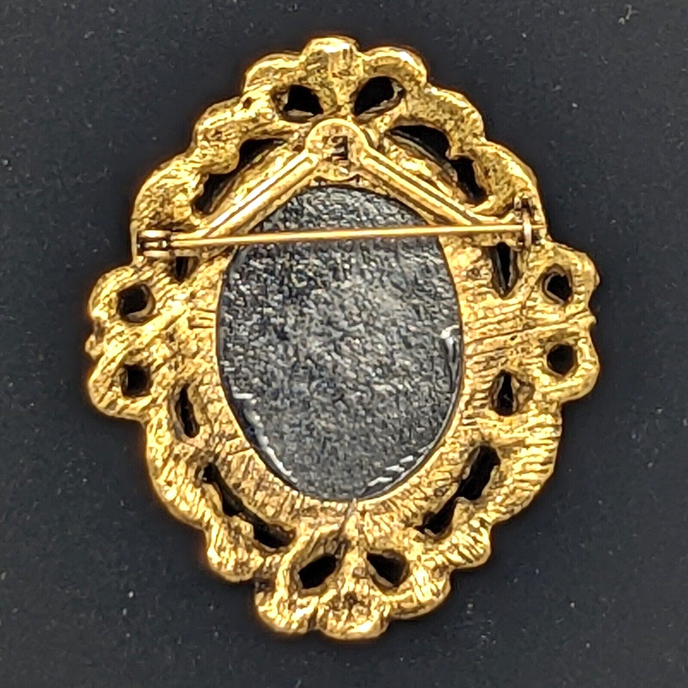 Vintage Damascene Brooch Gold Tone Framed with Heraldry Lion or Leo 1970s - Picture 5 of 9